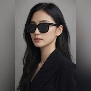 Gentle Monster Women’s Gloss Black Her 01 Square Sunglasses